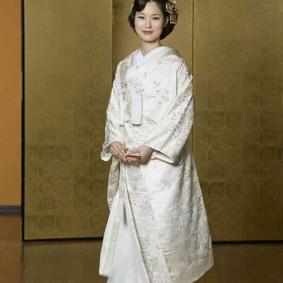 【白無垢】相良刺繍花と鶴