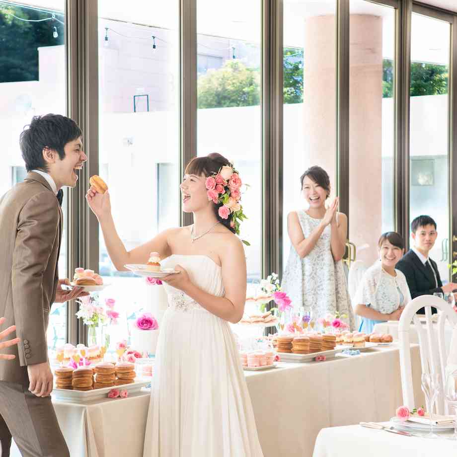 プールサイドカフェテラスにて